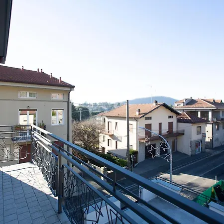 La Di Piazza Motta Bed & Breakfast