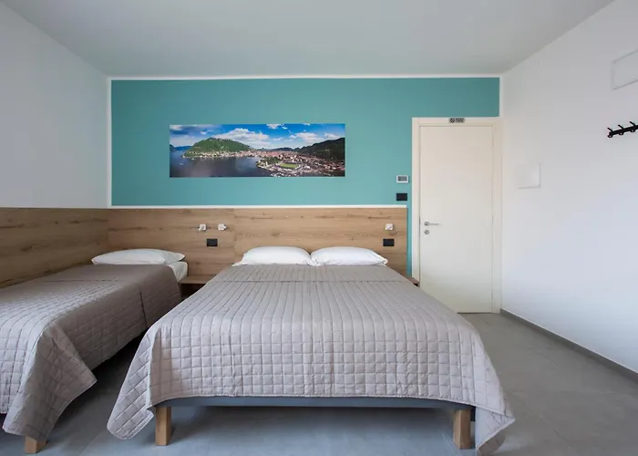 Bed & Breakfast La Di Piazza Motta 3*